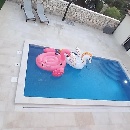 Nyaraló Salvore- Naehe Straende- Beheizter Pool- Istrien By Interhome Savudrija
